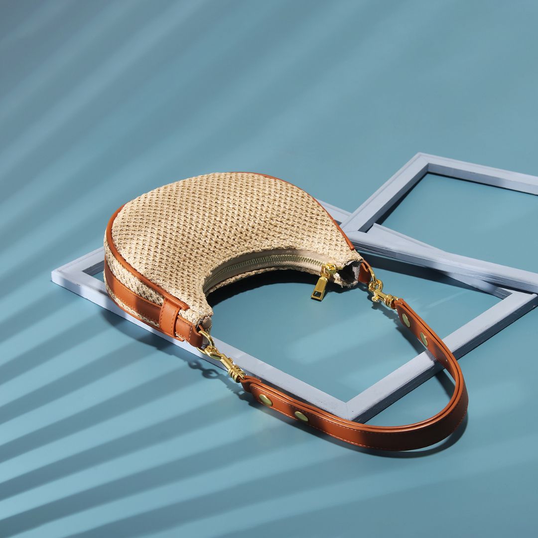 Lea Schultertasche aus Stroh-Optik