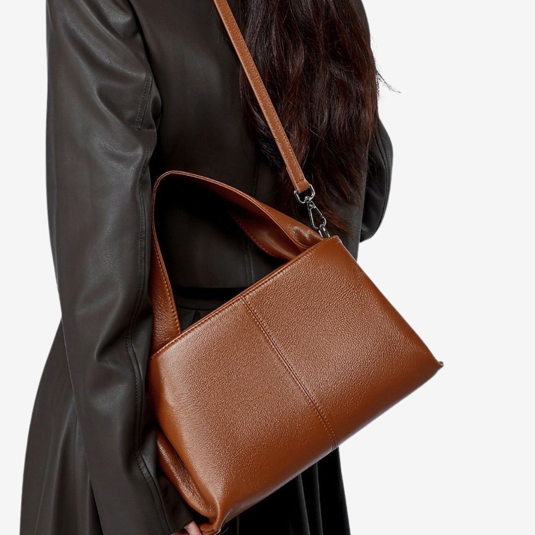 Livia Retro Messenger Bag