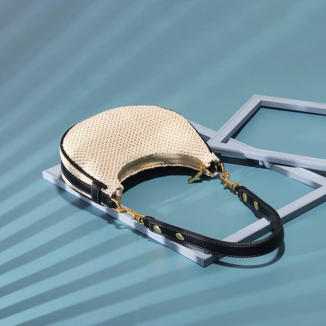 Lea Schultertasche aus Stroh-Optik